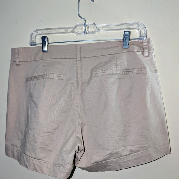 Old Navy Everyday Shorts Size 10 - Picture 2 of 3